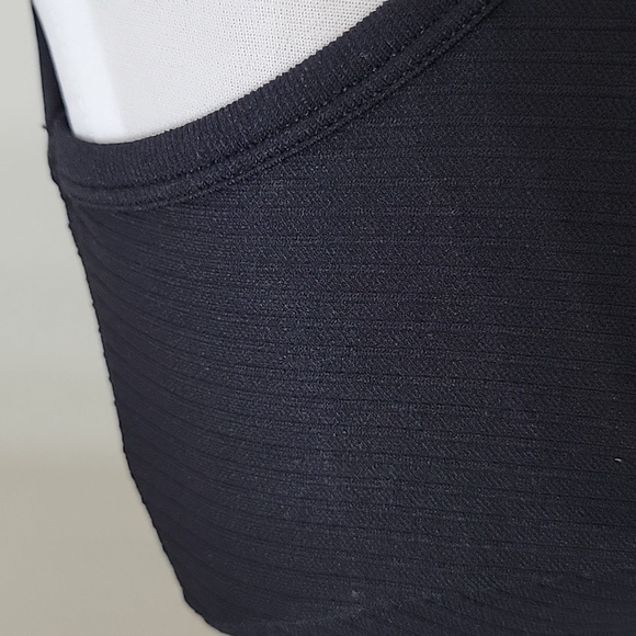 H&M Move Size M Slim Fit Sports Crop Top. Black, Excellent Condition - Picture 2 of 11